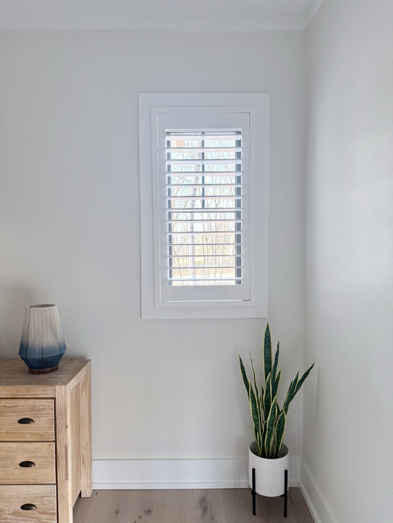Bedroom Shutter with Décor